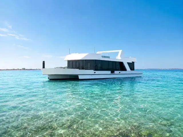 The Corniche in clear turquoise water